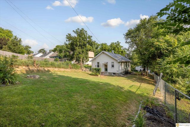 6771 Bedford Avenue, Omaha, NE 68104