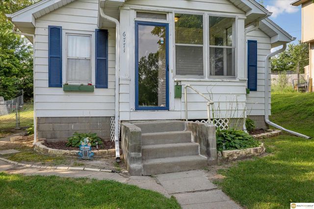 6771 Bedford Avenue, Omaha, NE 68104