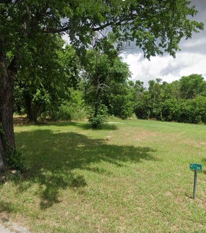 1418 Marshall Street, Greenville, TX 75401