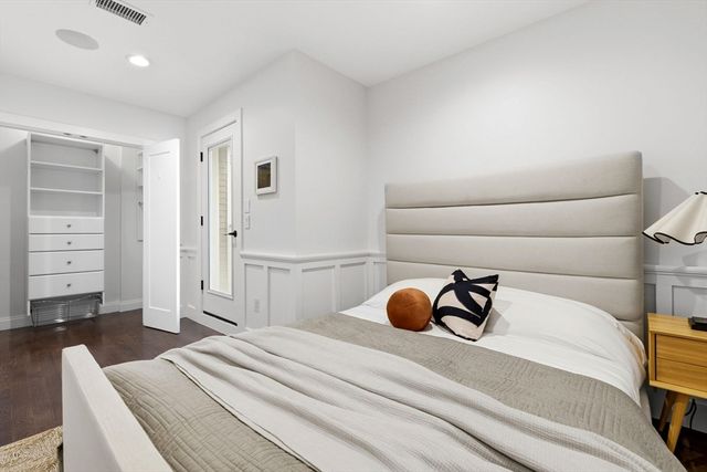 12 Mohawk St 6, Boston, MA 02127