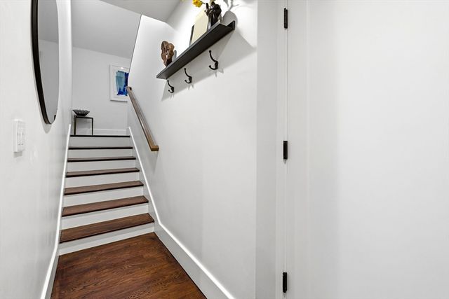 12 Mohawk St 6, Boston, MA 02127