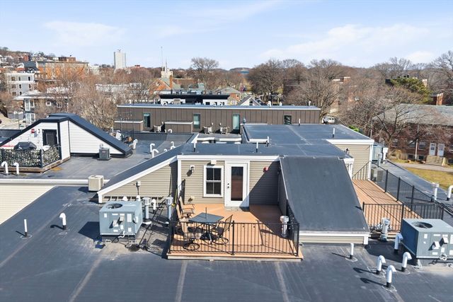 12 Mohawk St 6, Boston, MA 02127