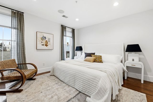 12 Mohawk St 6, Boston, MA 02127