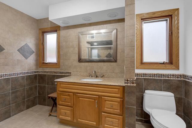 27514 N Forest Garden Road, Wauconda, IL 60084