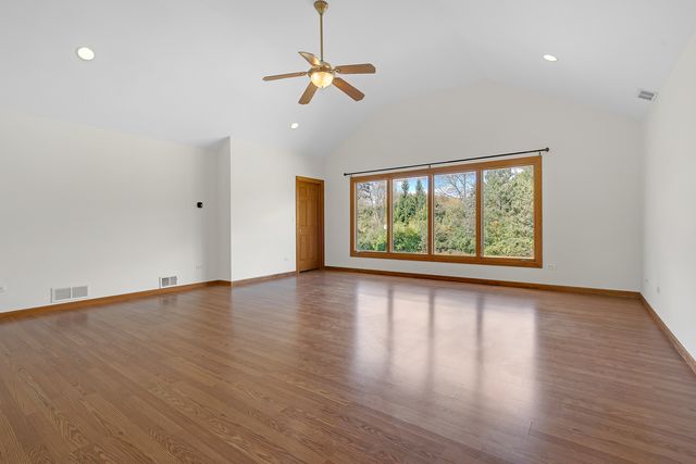 27514 N Forest Garden Road, Wauconda, IL 60084