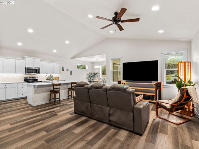 4764 STONEFIELD Ct, Florence, OR 97439