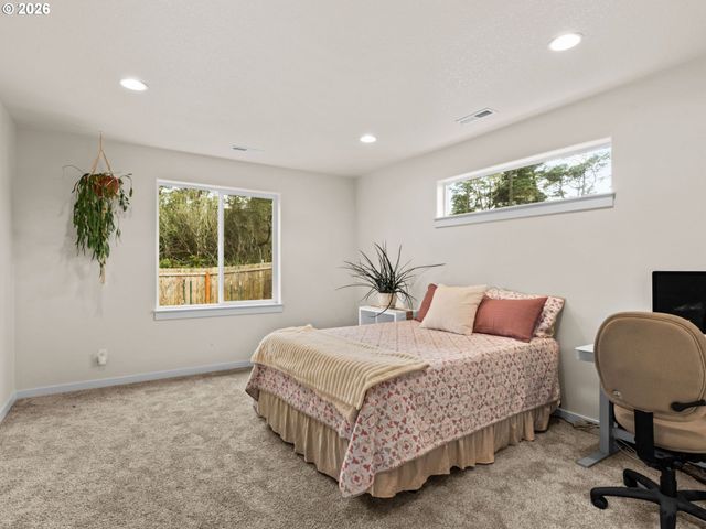 4764 STONEFIELD Ct, Florence, OR 97439