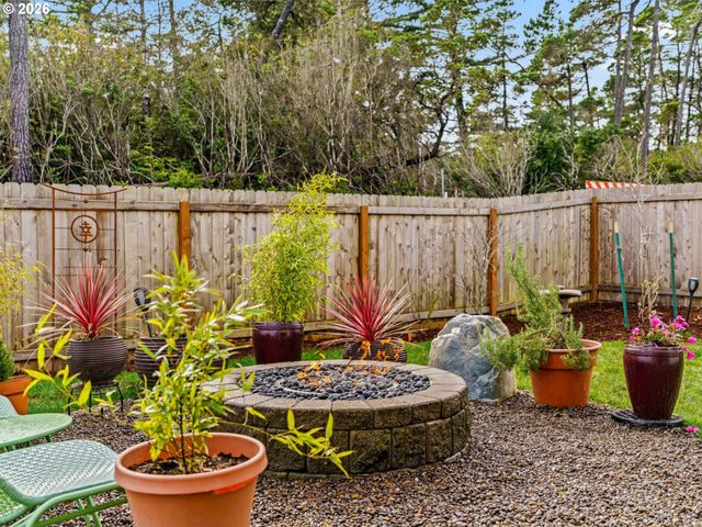 4764 STONEFIELD Ct, Florence, OR 97439