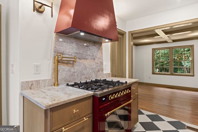 1052 Country Lane NE, Atlanta, GA 30324