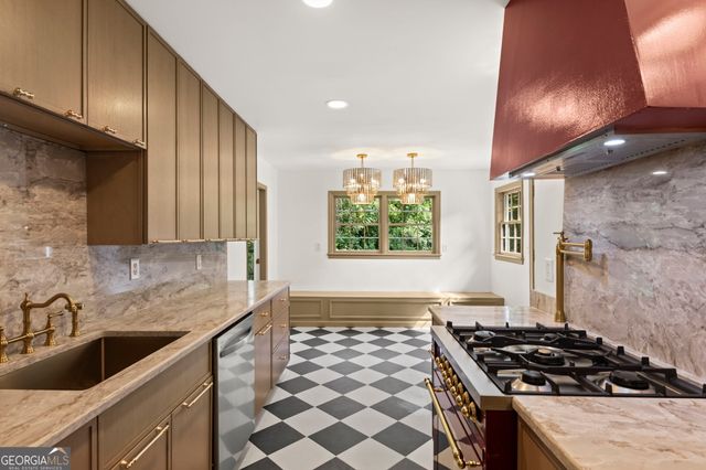 1052 Country Lane NE, Atlanta, GA 30324