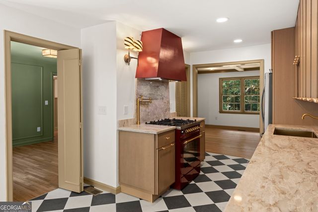 1052 Country Lane NE, Atlanta, GA 30324