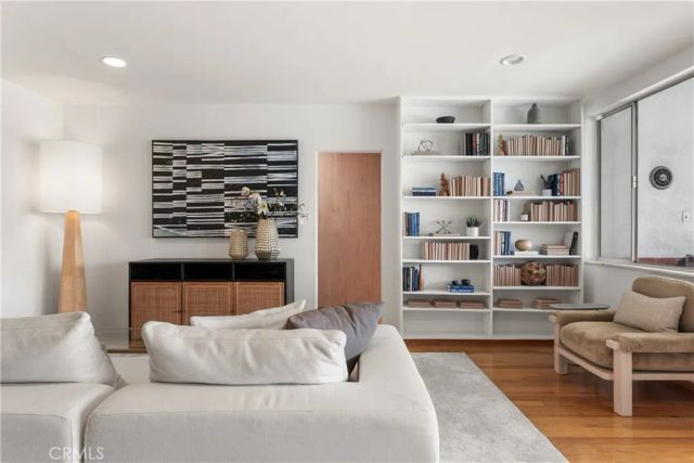 3511 Stonehill Place, Sherman Oaks, CA 91423