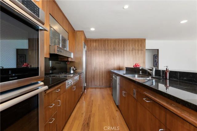 3511 Stonehill Place, Sherman Oaks, CA 91423