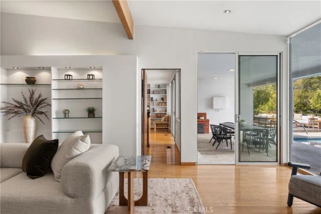 3511 Stonehill Place, Sherman Oaks, CA 91423