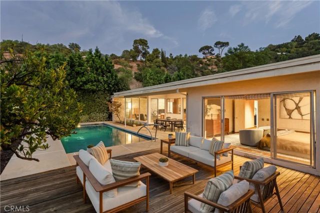 3511 Stonehill Place, Sherman Oaks, CA 91423