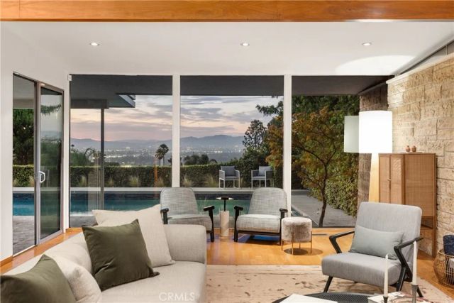 3511 Stonehill Place, Sherman Oaks, CA 91423