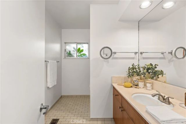 3511 Stonehill Place, Sherman Oaks, CA 91423