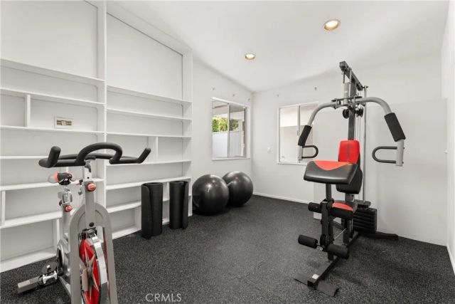 3511 Stonehill Place, Sherman Oaks, CA 91423