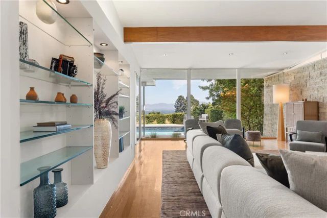 3511 Stonehill Place, Sherman Oaks, CA 91423