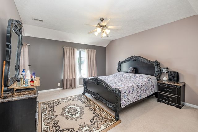 1424 E Nir Shreibman Blvd, La Vergne, TN 37086