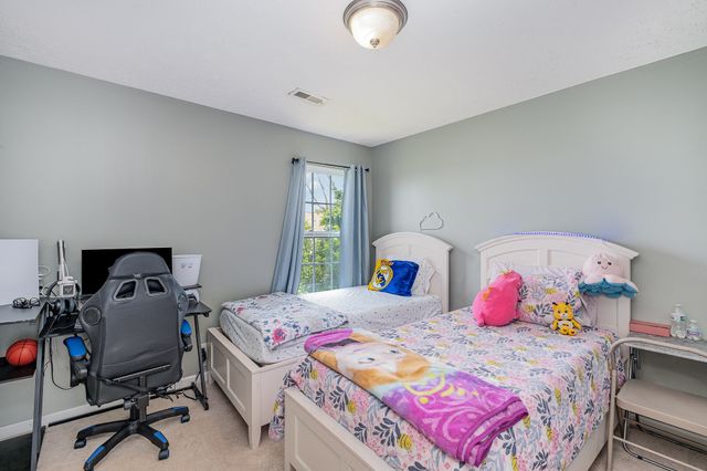 1424 E Nir Shreibman Blvd, La Vergne, TN 37086