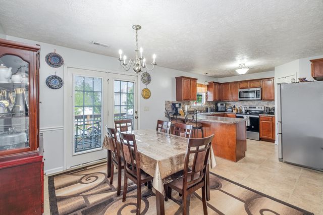 1424 E Nir Shreibman Blvd, La Vergne, TN 37086