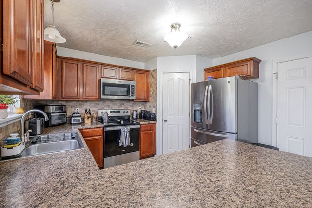 1424 E Nir Shreibman Blvd, La Vergne, TN 37086
