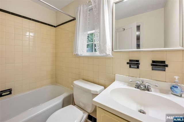 401 Hamilton Road, Ridgewood, NJ 07450