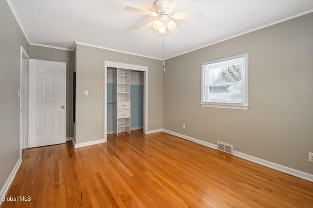 13 E Saint Stephens Lane, Glenville, NY 12302