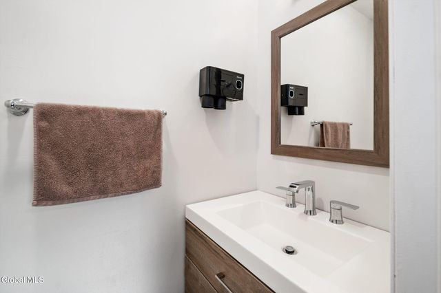 13 E Saint Stephens Lane, Glenville, NY 12302