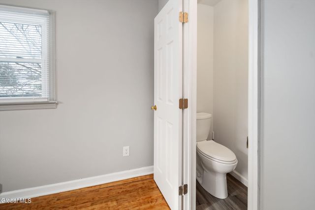 13 E Saint Stephens Lane, Glenville, NY 12302