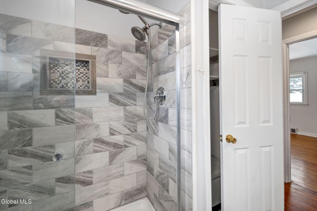 13 E Saint Stephens Lane, Glenville, NY 12302