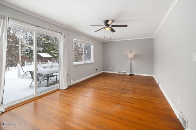 13 E Saint Stephens Lane, Glenville, NY 12302