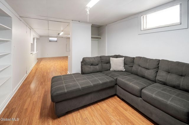 13 E Saint Stephens Lane, Glenville, NY 12302