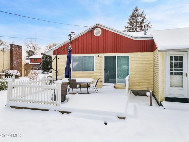 13 E Saint Stephens Lane, Glenville, NY 12302