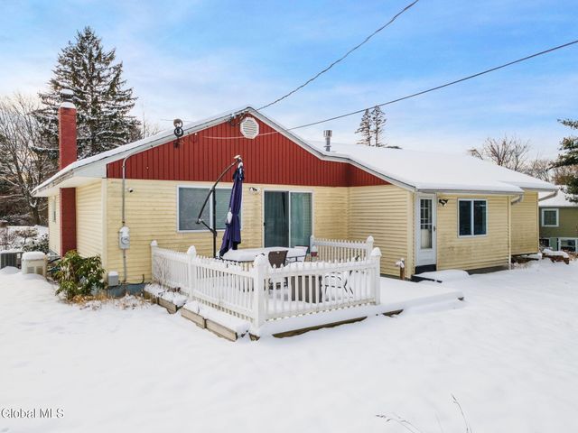 13 E Saint Stephens Lane, Glenville, NY 12302