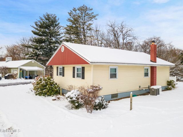 13 E Saint Stephens Lane, Glenville, NY 12302
