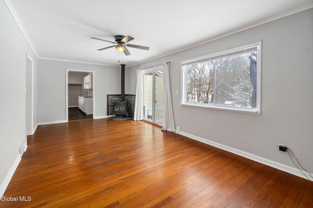 13 E Saint Stephens Lane, Glenville, NY 12302