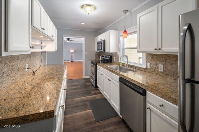 13 E Saint Stephens Lane, Glenville, NY 12302