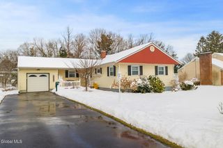 13 E Saint Stephens Lane, Glenville, NY 12302