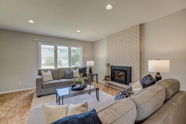 191 Windsor Lane, New Brighton, MN 55112