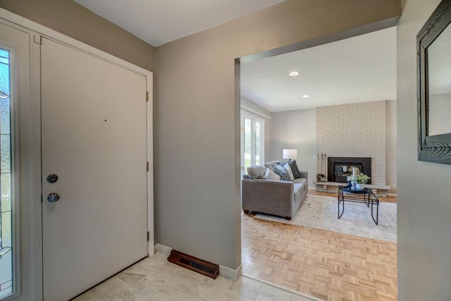 191 Windsor Lane, New Brighton, MN 55112