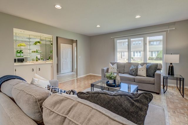 191 Windsor Lane, New Brighton, MN 55112