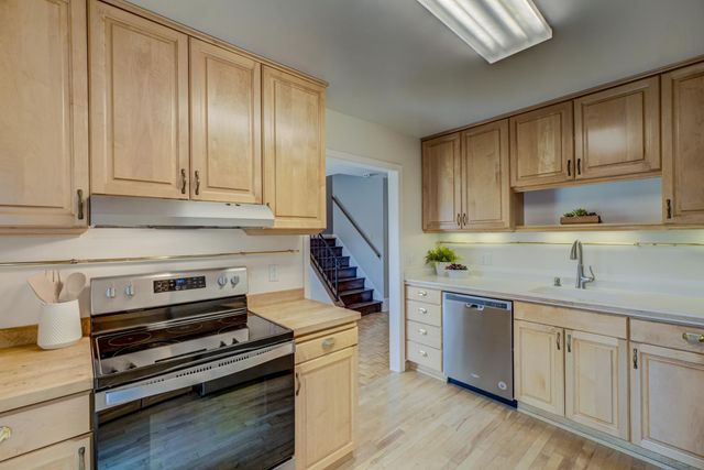 191 Windsor Lane, New Brighton, MN 55112
