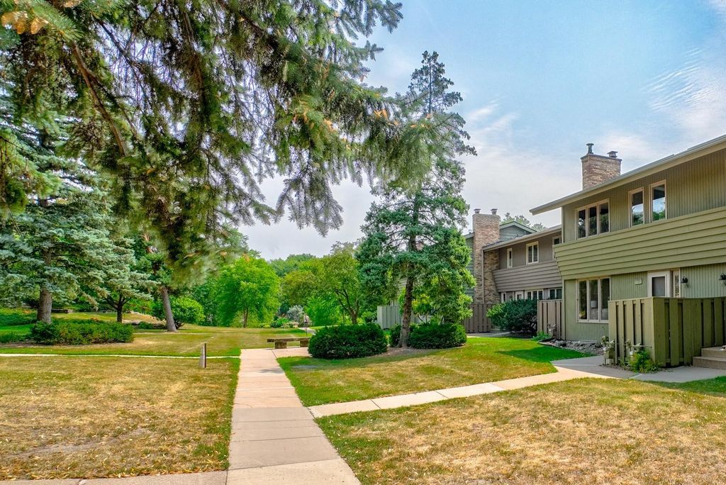 191 Windsor Lane, New Brighton, MN 55112