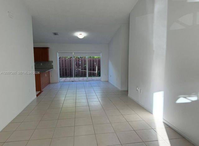 5758 NW 97th Pl, Doral, FL 33178