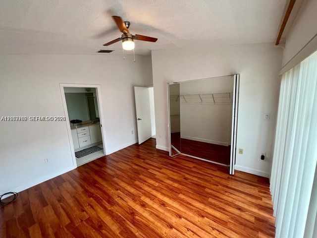 5758 NW 97th Pl, Doral, FL 33178