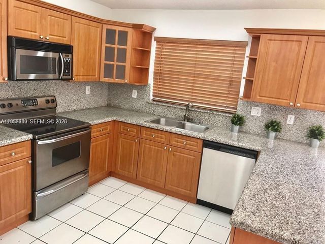 5758 NW 97th Pl, Doral, FL 33178