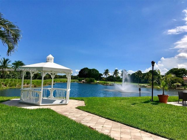 5758 NW 97th Pl, Doral, FL 33178