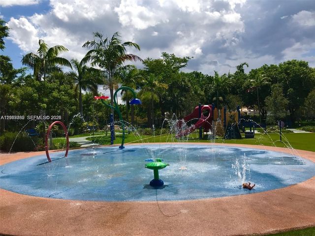 5758 NW 97th Pl, Doral, FL 33178